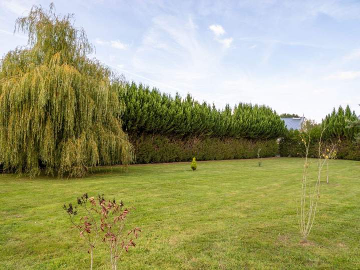 ARTHUR PAYSAGE SERVICES SARL 22